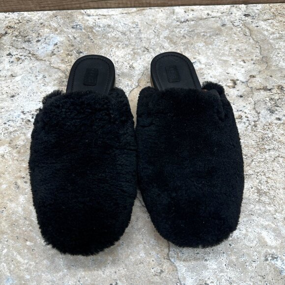 UGG Womens Janaya Cozy Mule Slides Size 8 EU 39 Black Fuzzy Leather - Picture 2 of 9